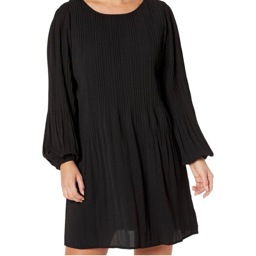 Mustard Seed Black Long-Sleeve Pleated Shift Dress